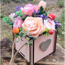 Букет троянд із мила в дерев'яній коробці «Презент для королеви», 1 шт.